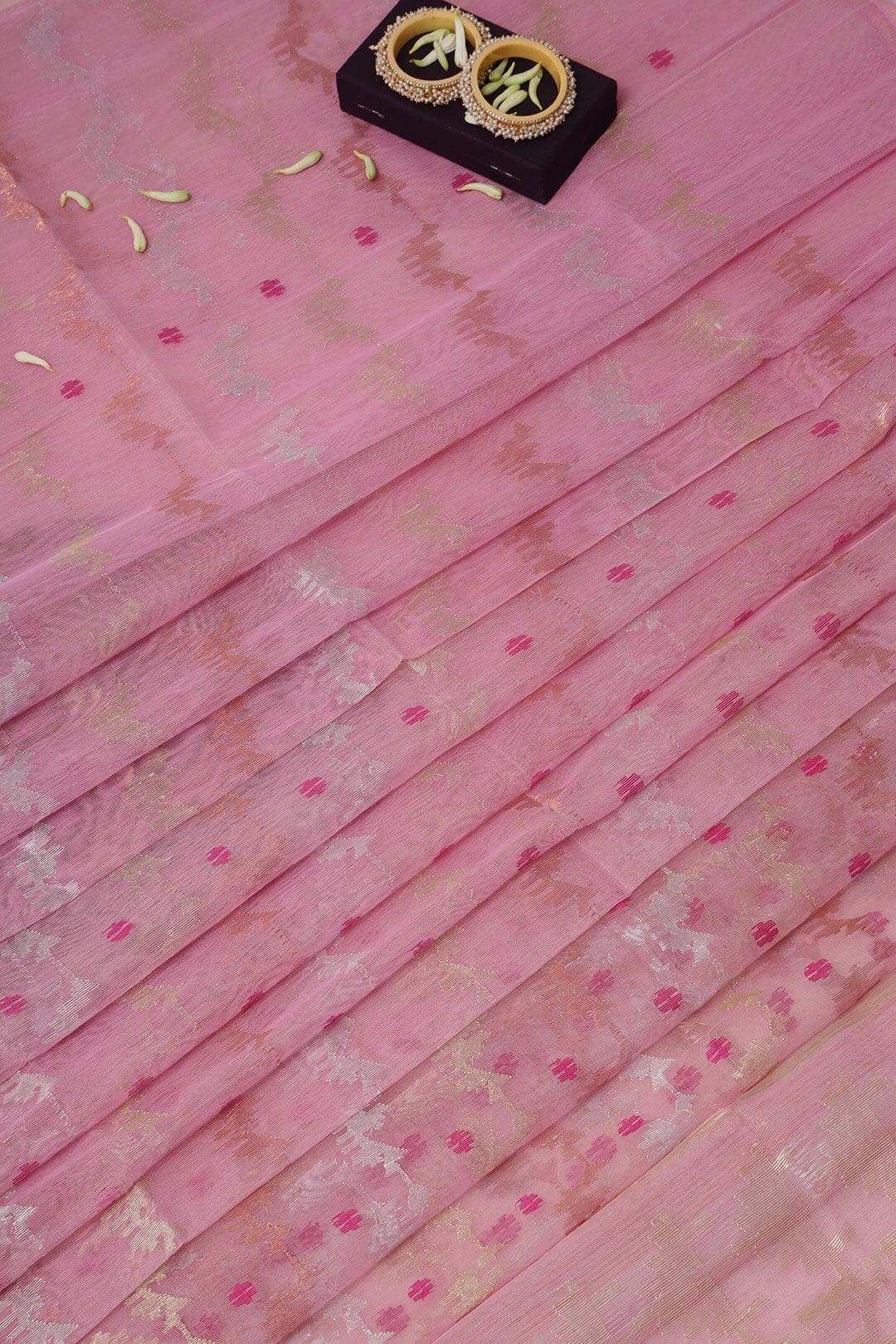 Handloom Dhakai Jamdani saree in Pink view 5 - Pink Jamdani silk saree