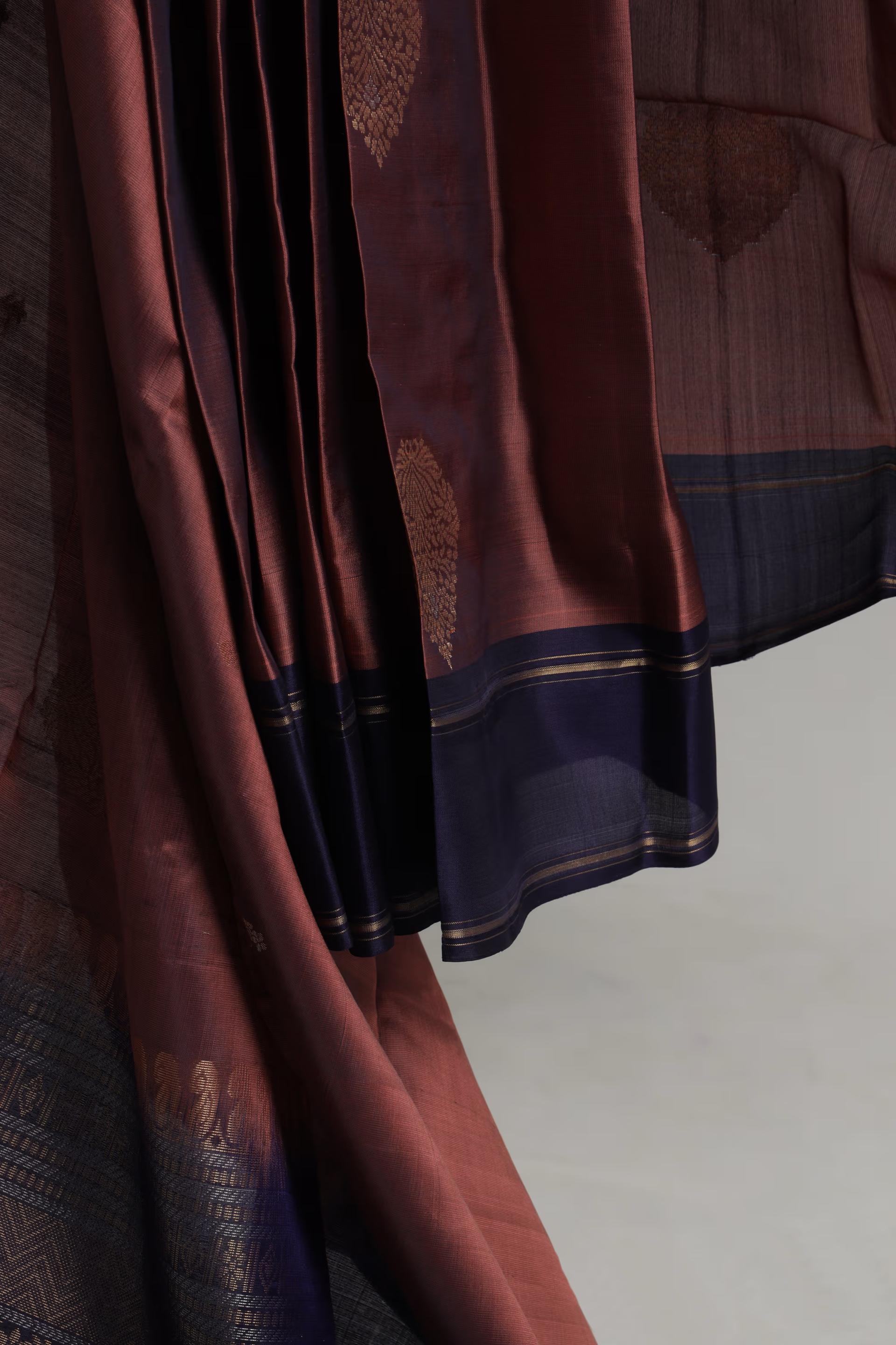 Handloom Maheshwari silk saree in Rust and Navy Blue 6 - Rust with Navy  Blue Maheshwari silk saree