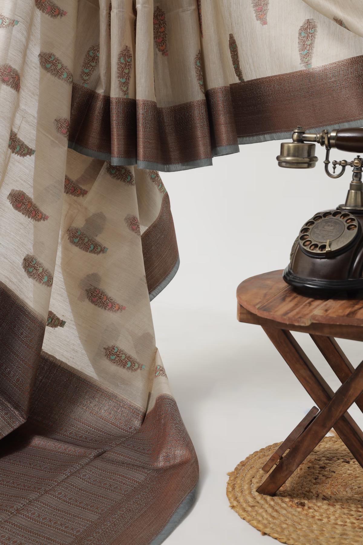 Handloom Tussar Banarasi in Ivory with Meenakari view 5 - Ivory Tussar silk saree