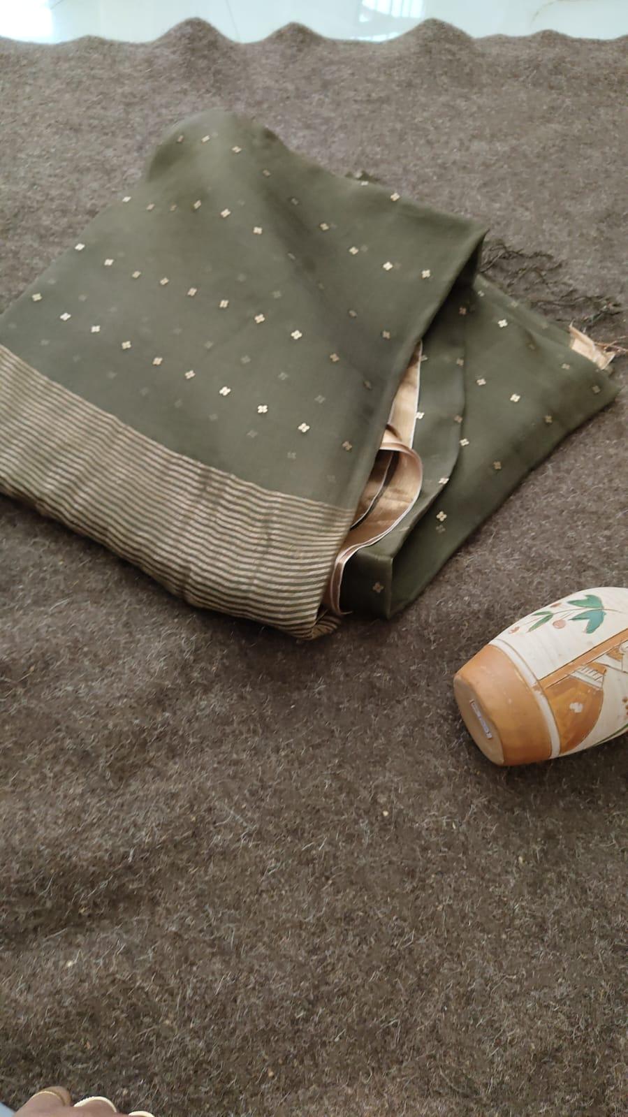 Handloom Pure Muslin silk in Olive Green Yarn Dyed Saree 1 - Olive Green Muslin silk saree