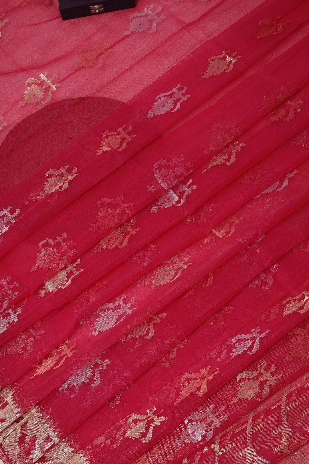 Handloom Dhakai Jamdani Saree in Rani Pink view 5 - Rani Pink Jamdani silk saree