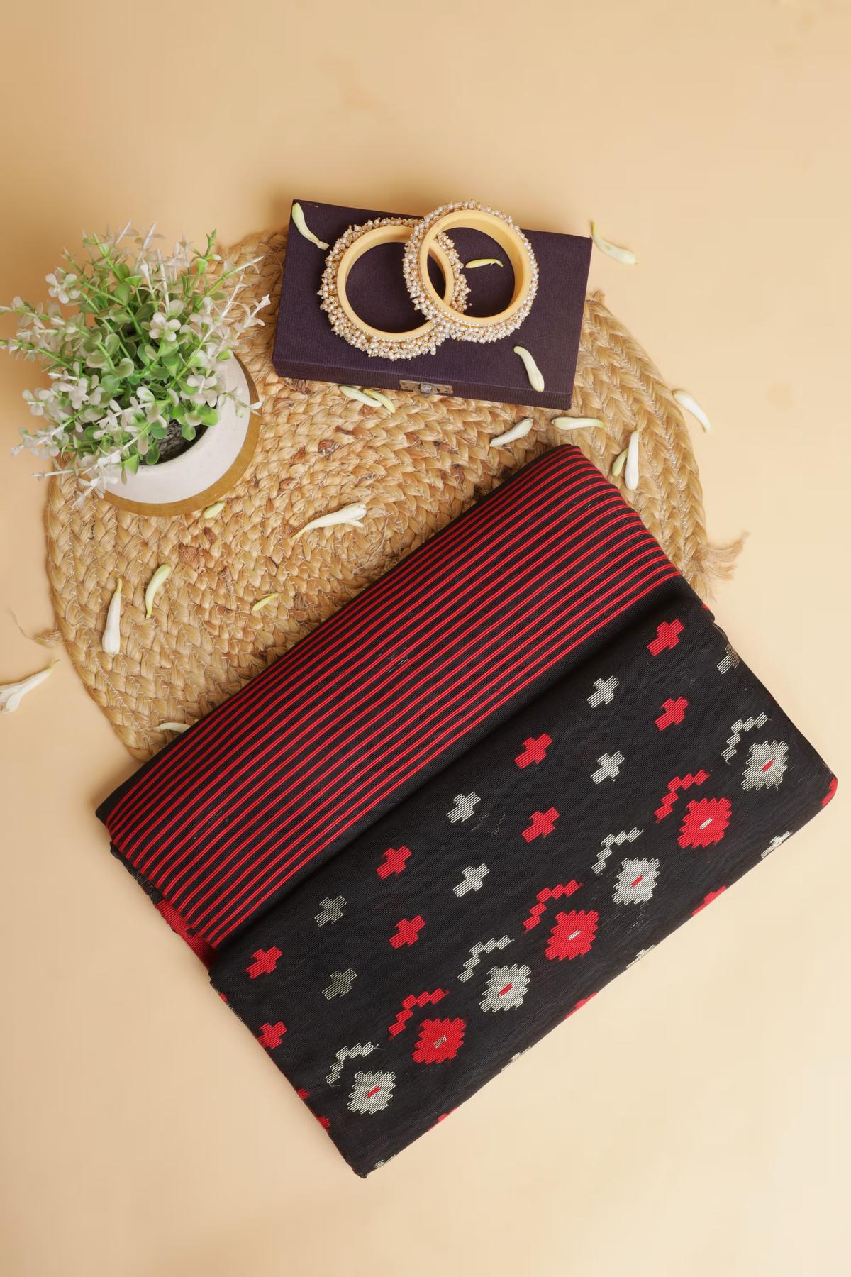 Handloom Dhakai Jamdani saree in Black and Red - Blouse piece not included view 3 - Black and Red Pure Jamdani cotton saree