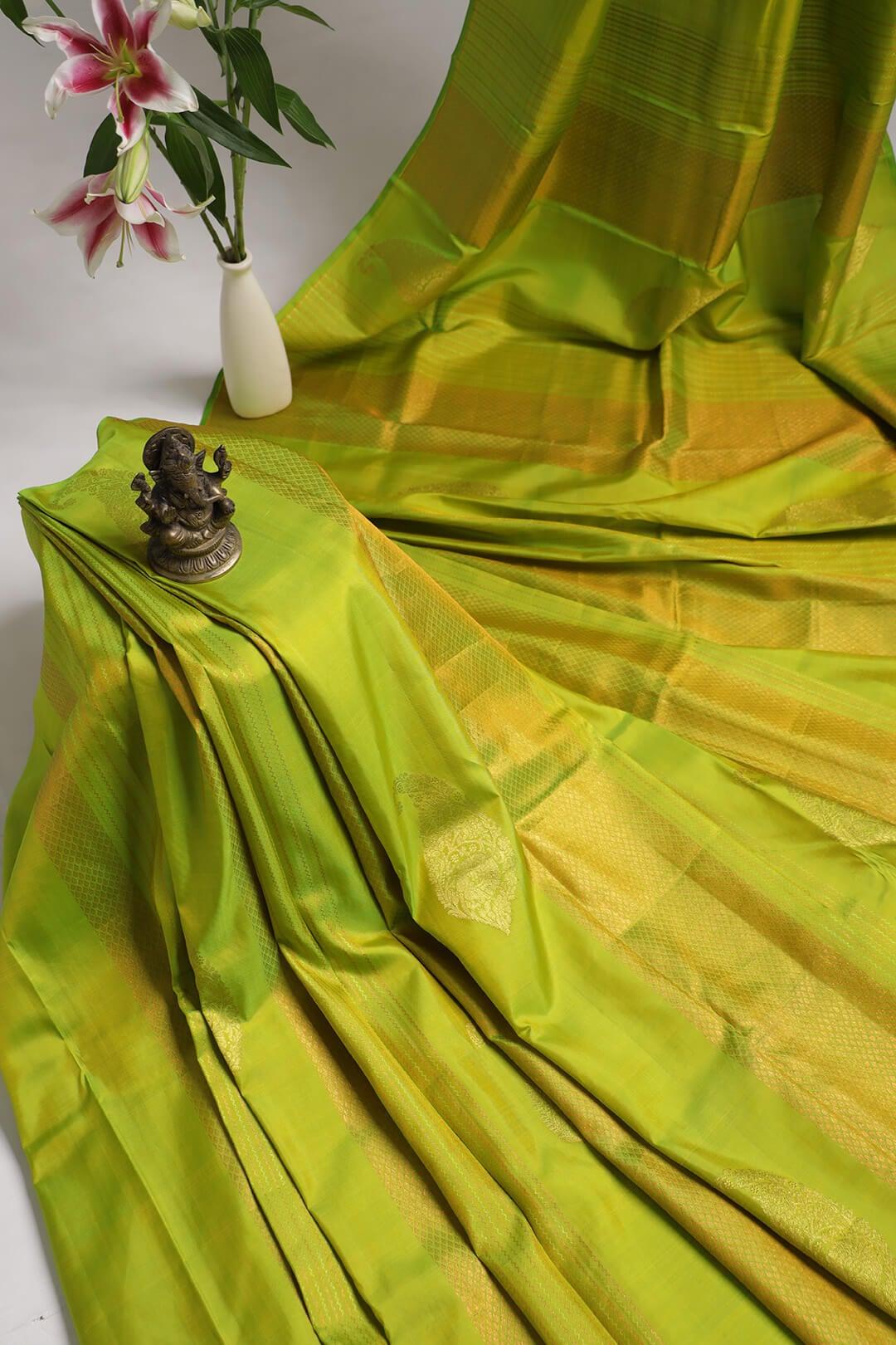 Arani Pure Silk Handloom Saree in Parrot Green and Navy Blue Zari Pallu 4 - Parrot Green and Navy Blue Arani saree