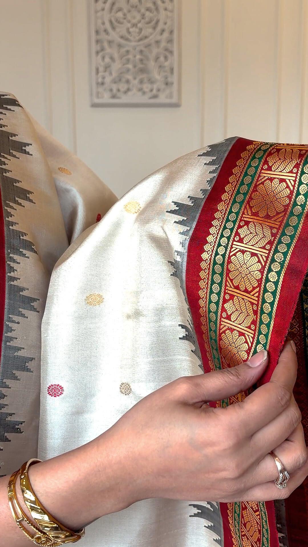 Handloom Pure Silk Gadwal in Ivory and Deep Maroon view 3 - Ivory and Deep Maroon Pure Silk Gadwal saree