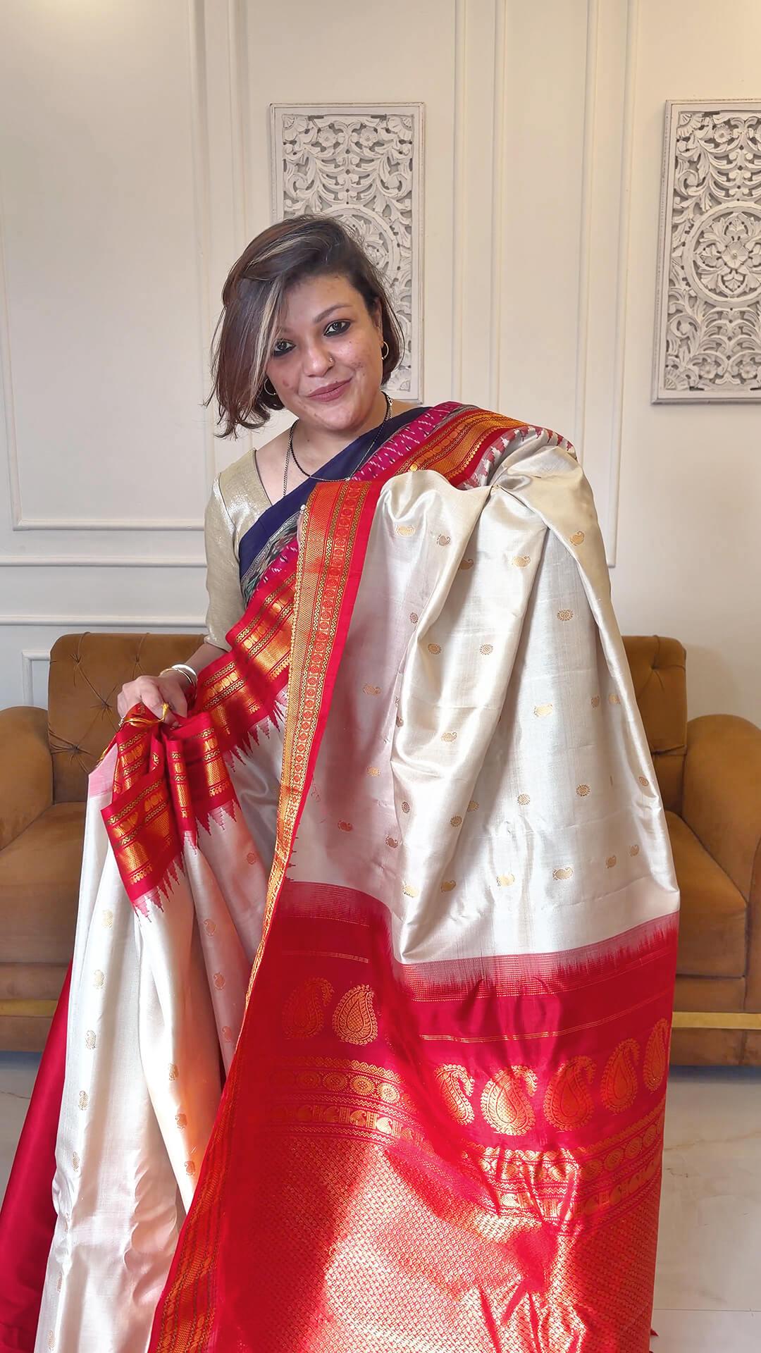 Handloom Pure Silk Gadwal in Ivory and Red 4 - Ivory and Red Pure Silk Gadwal saree