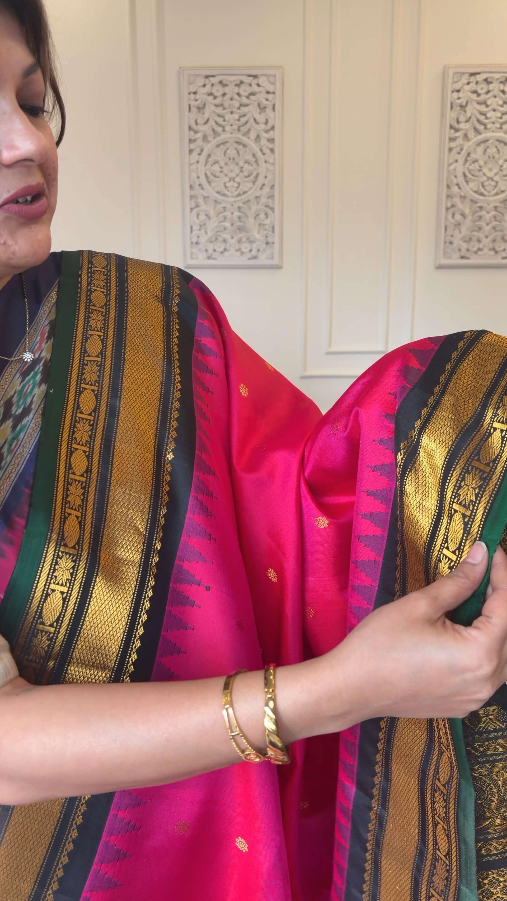 Handloom Pure Silk Gadwal in Rani Pink & Red (Dual Shade) 2 - Rani Pink & Red (Dual Shade) Pure Silk Gadwal saree